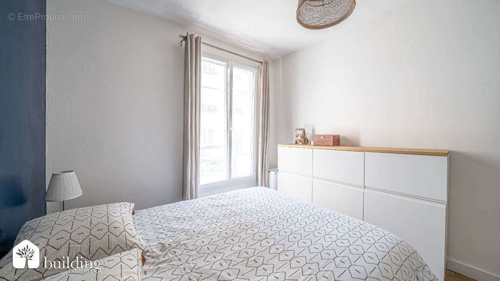 Appartement à COURBEVOIE