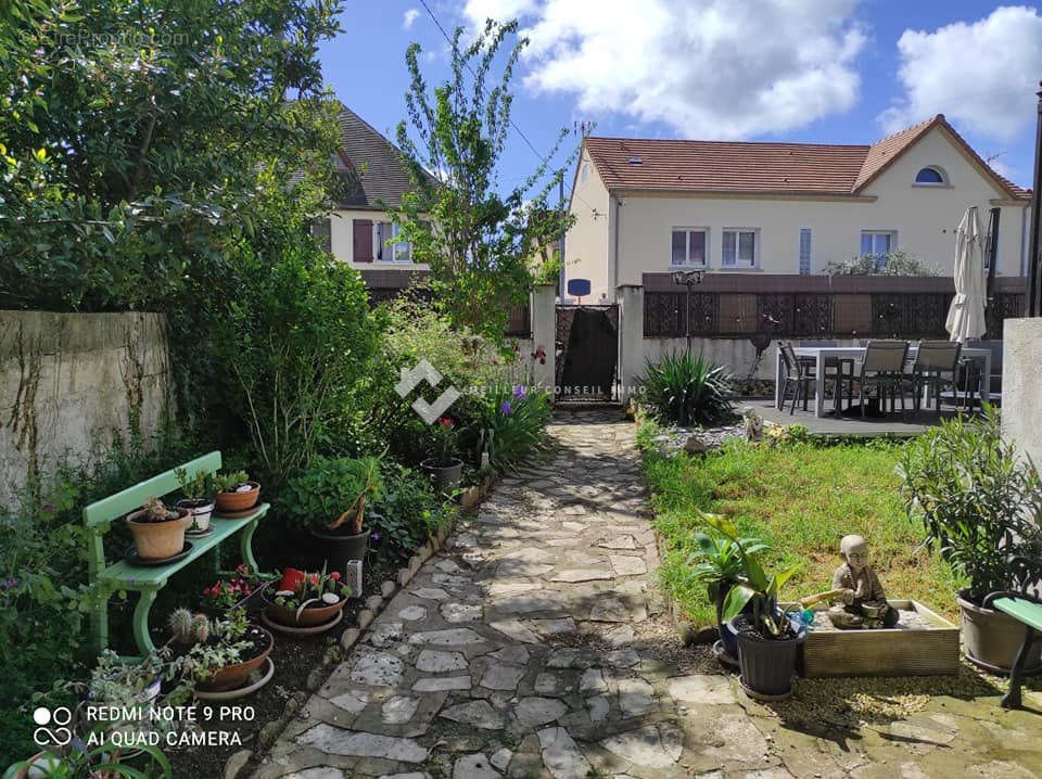 Maison à VIGNEUX-SUR-SEINE