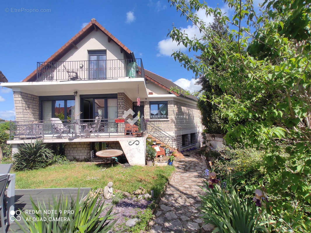 Maison à VIGNEUX-SUR-SEINE