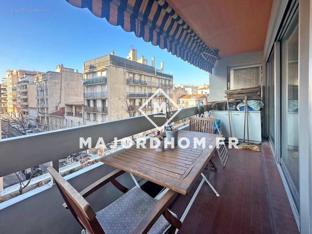 Appartement à MARSEILLE-4E