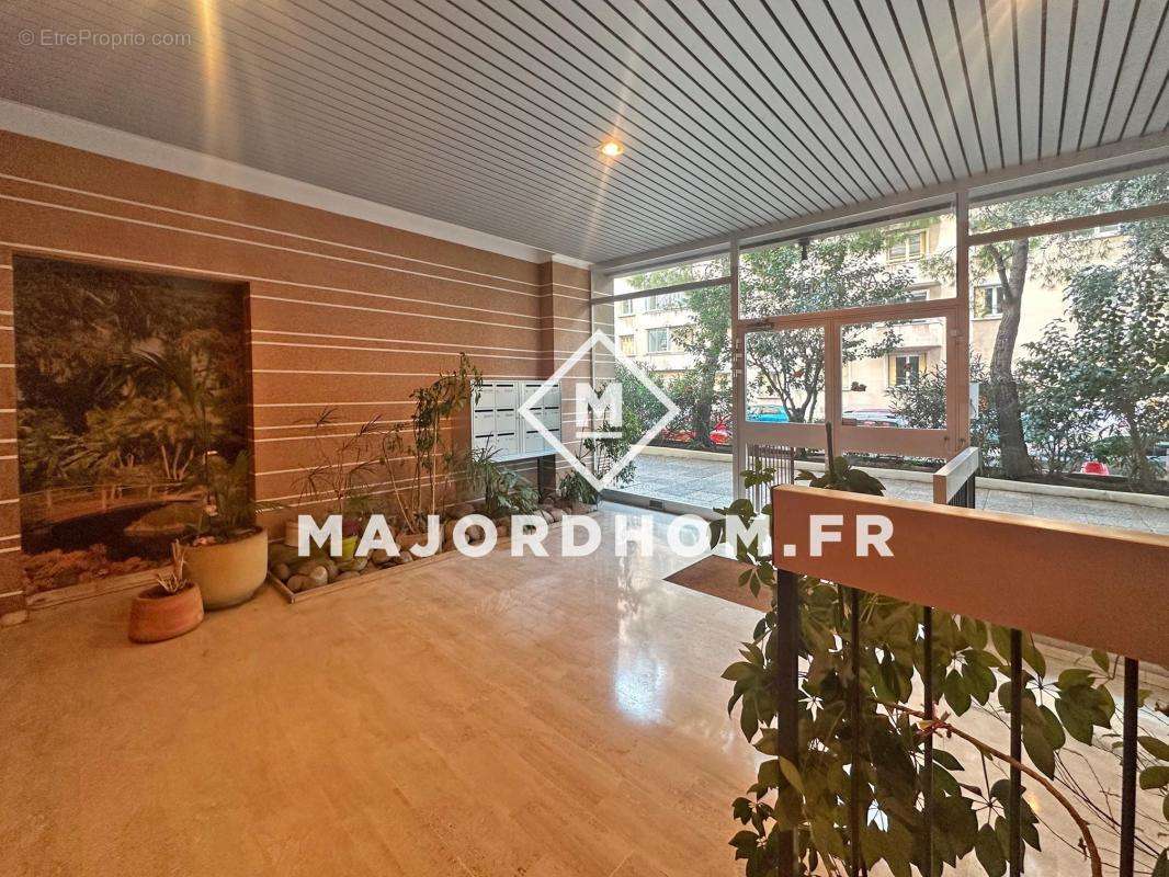 Appartement à MARSEILLE-4E