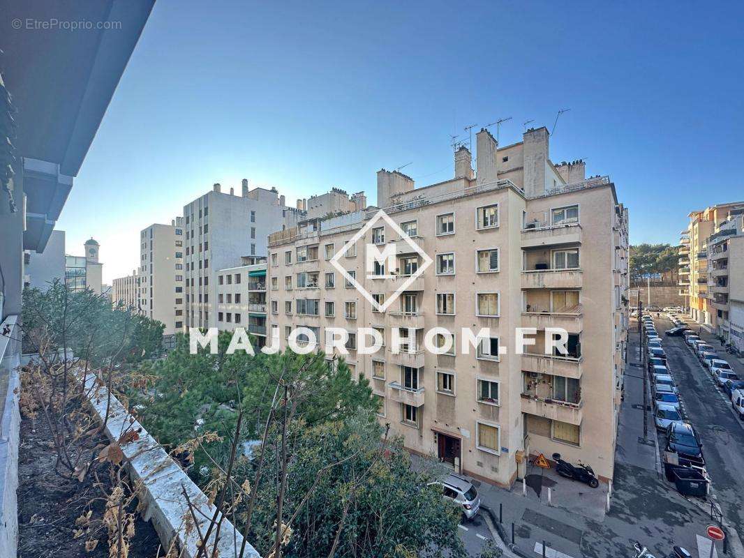 Appartement à MARSEILLE-4E