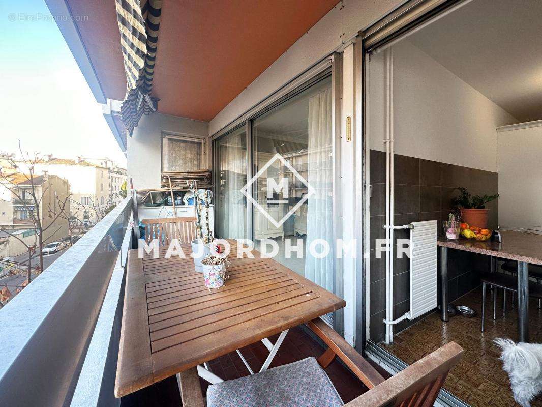 Appartement à MARSEILLE-4E