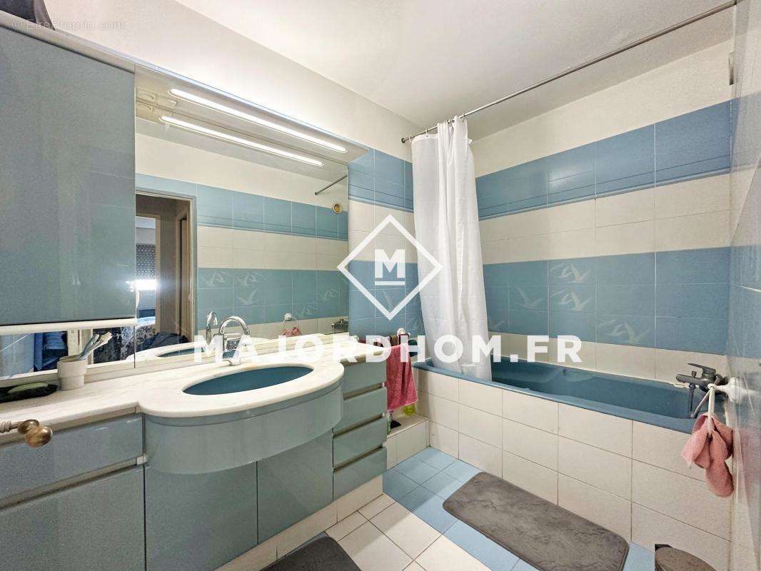 Appartement à MARSEILLE-4E