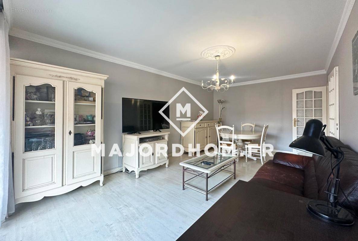 Appartement à MARSEILLE-4E