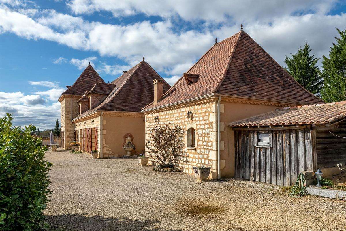 Maison à LIORAC-SUR-LOUYRE