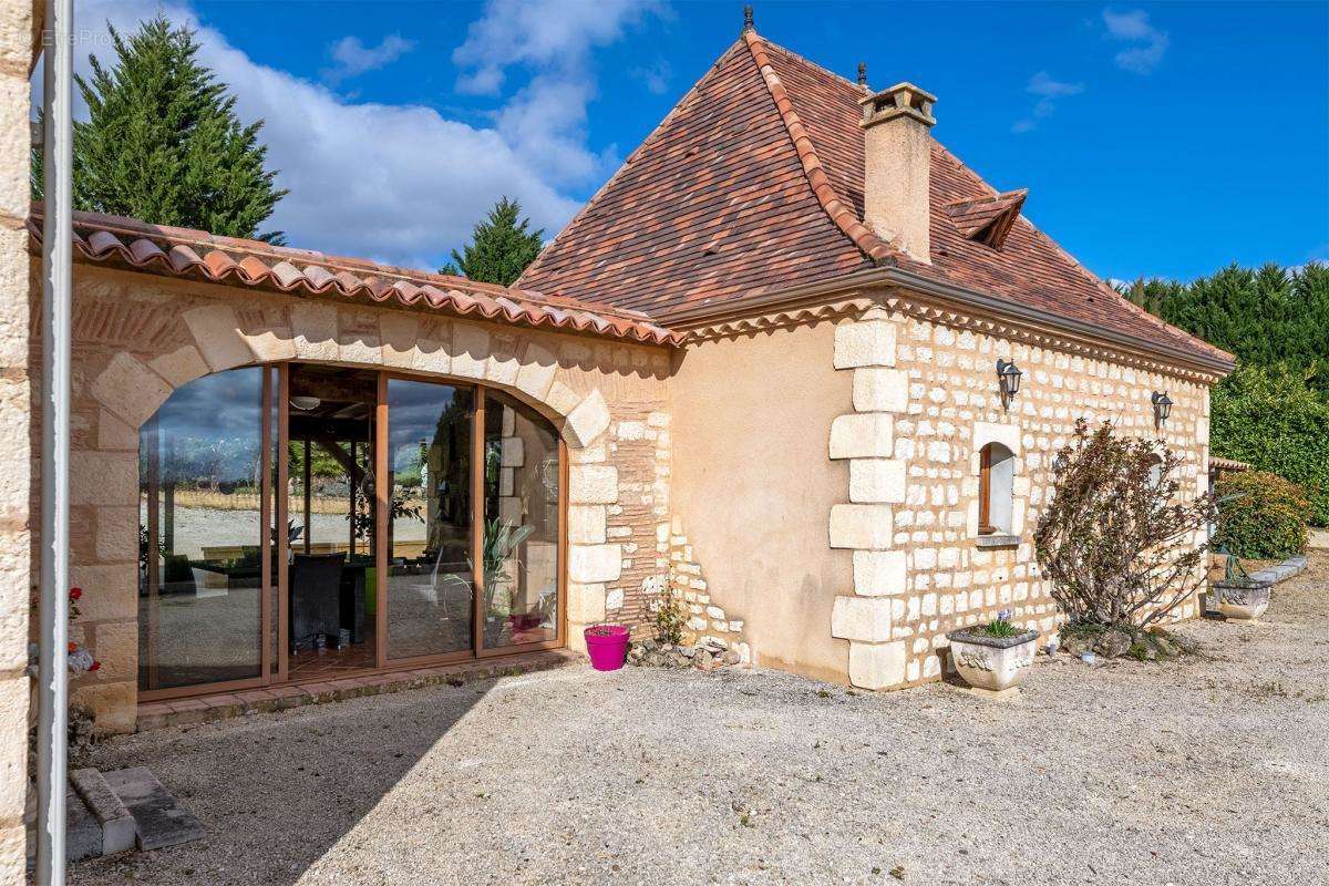 Maison à LIORAC-SUR-LOUYRE