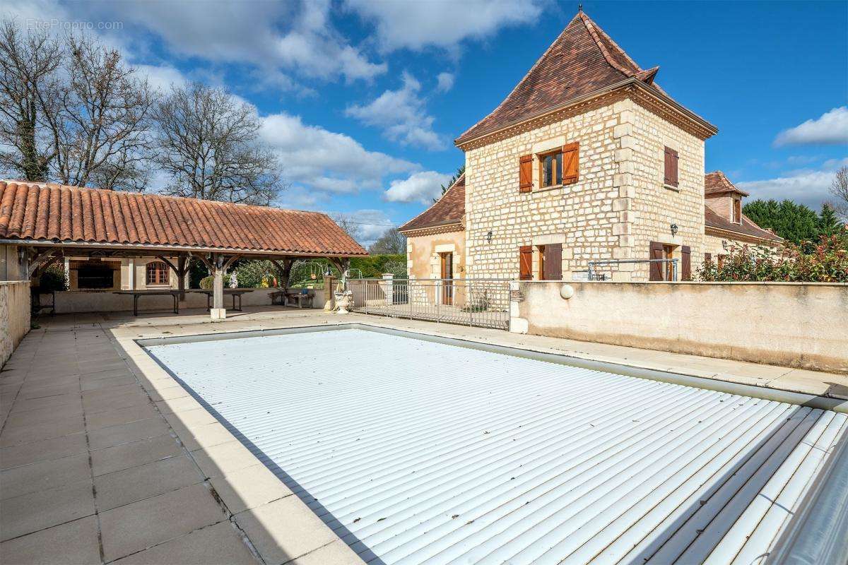 Maison à LIORAC-SUR-LOUYRE