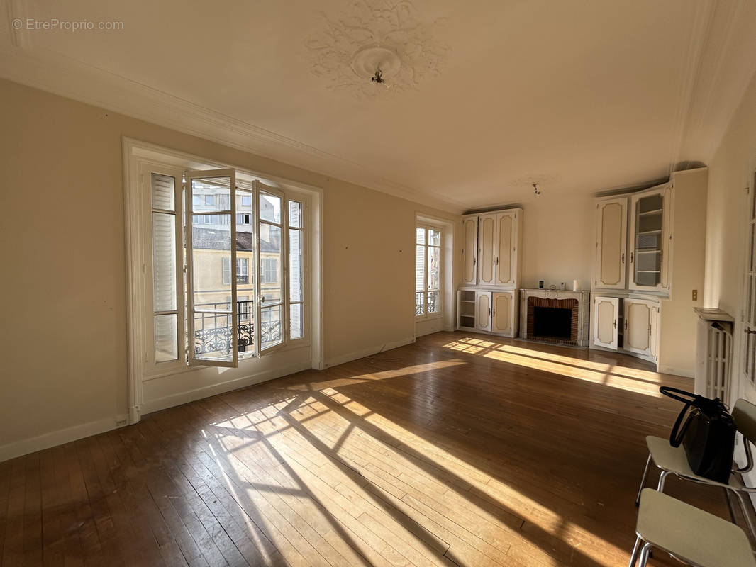 Appartement à VERSAILLES