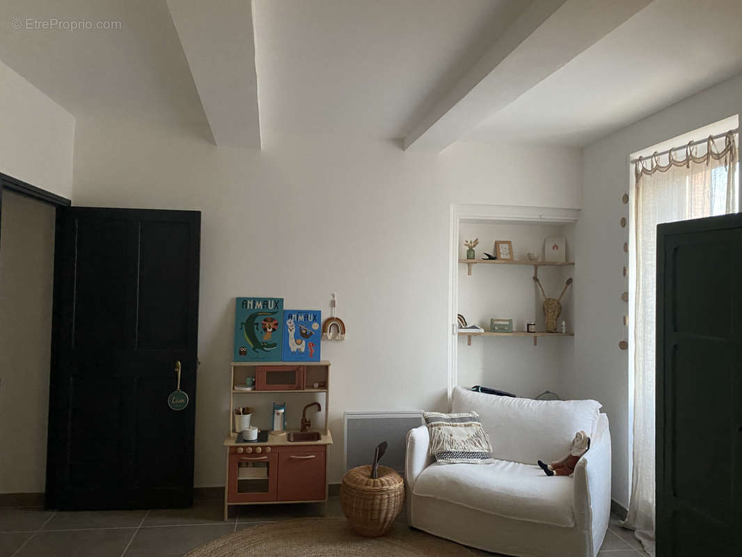 Appartement à CAMARET-SUR-AIGUES