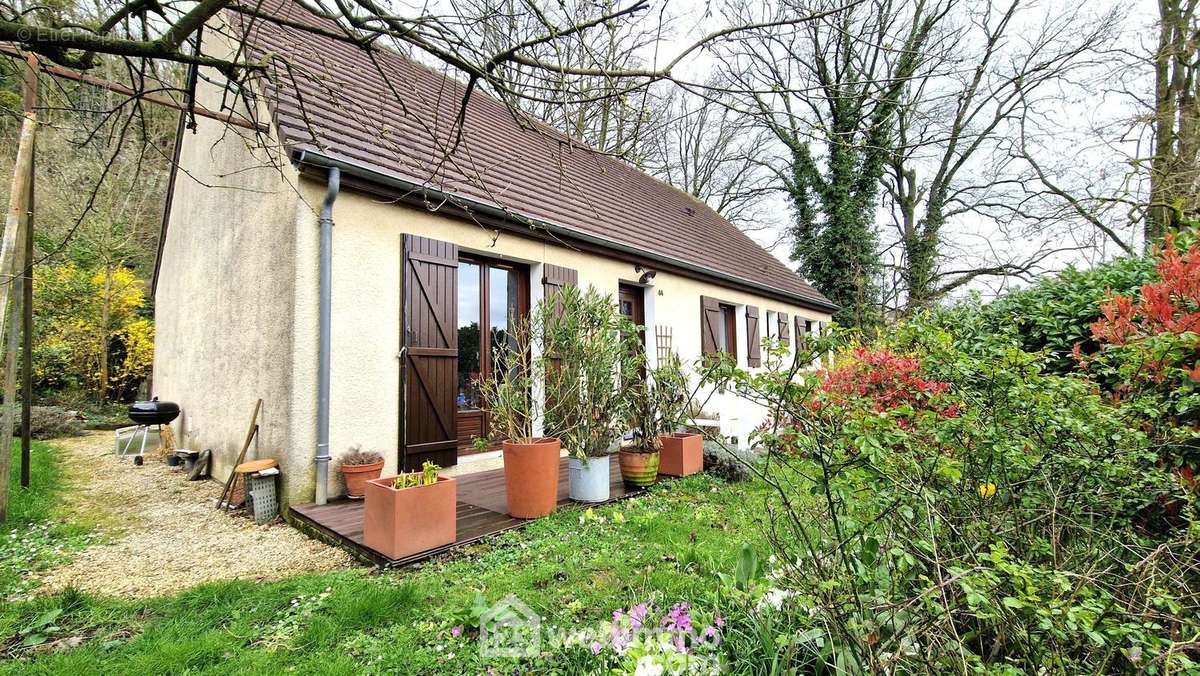 Pavillon individuel sur sous-sol complet - Maison à LAON