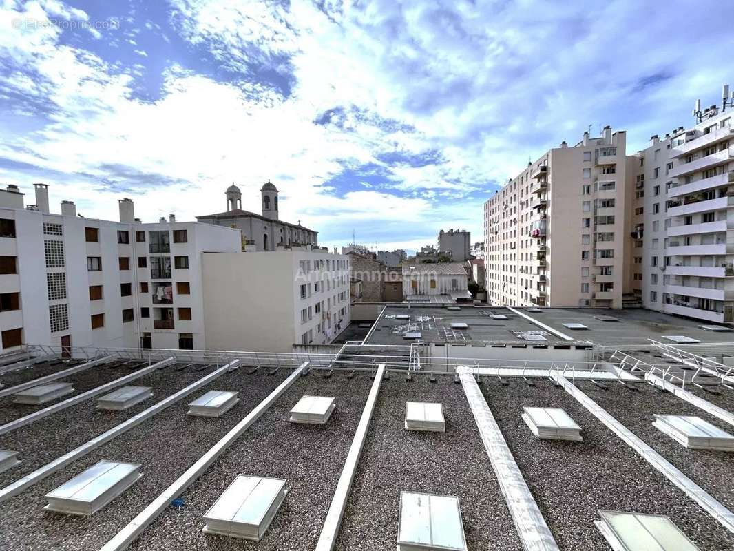 Appartement à MARSEILLE-4E