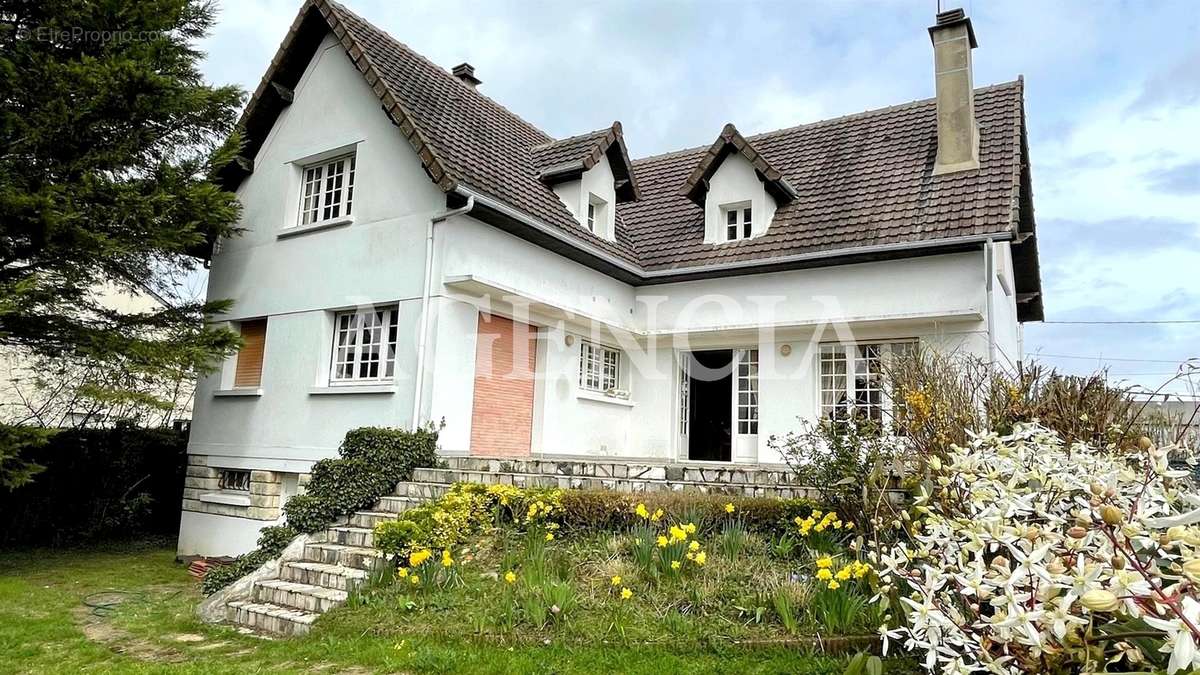 Maison à PONTAULT-COMBAULT