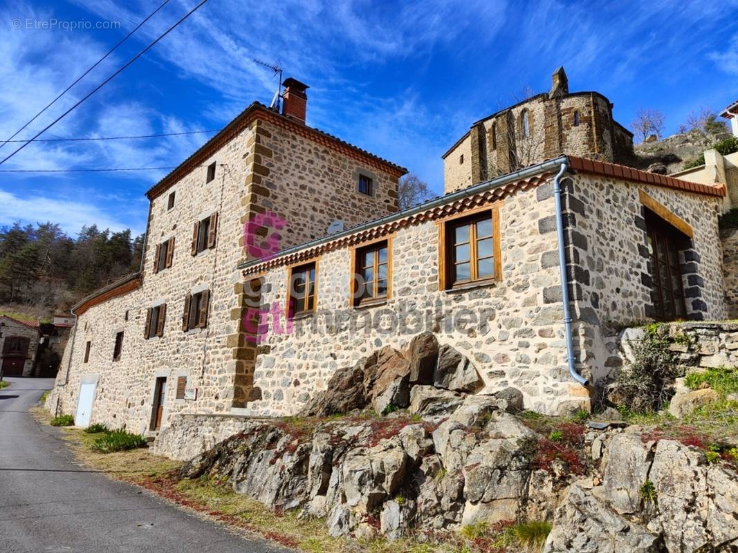 Maison à AUBAZAT