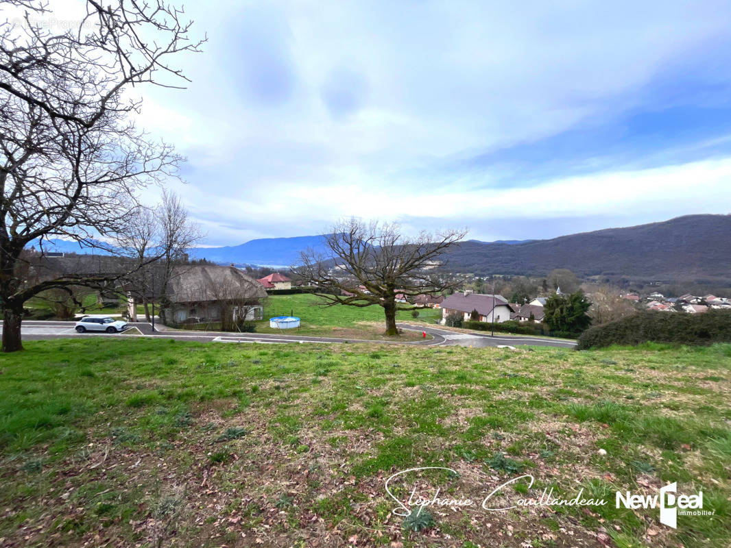 Terrain à GRESY-SUR-AIX