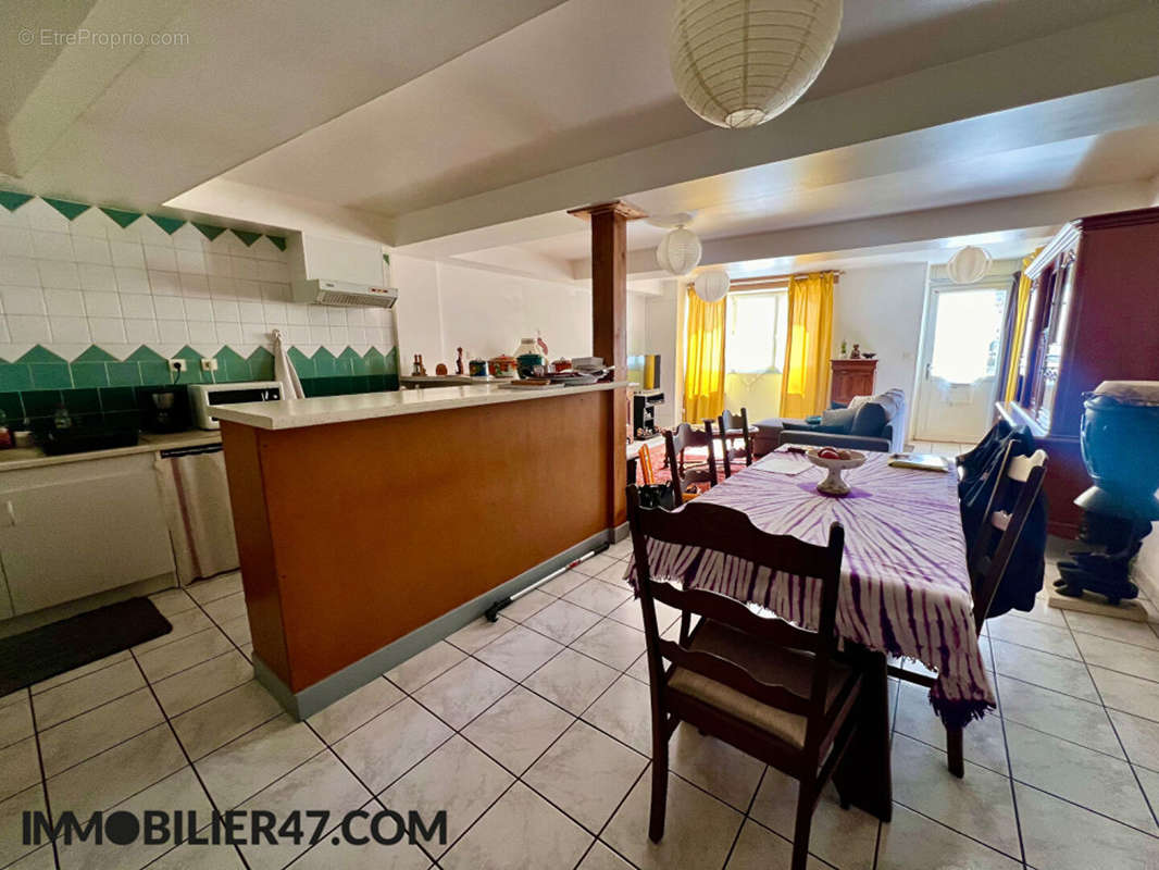 Appartement à SAINTE-LIVRADE-SUR-LOT