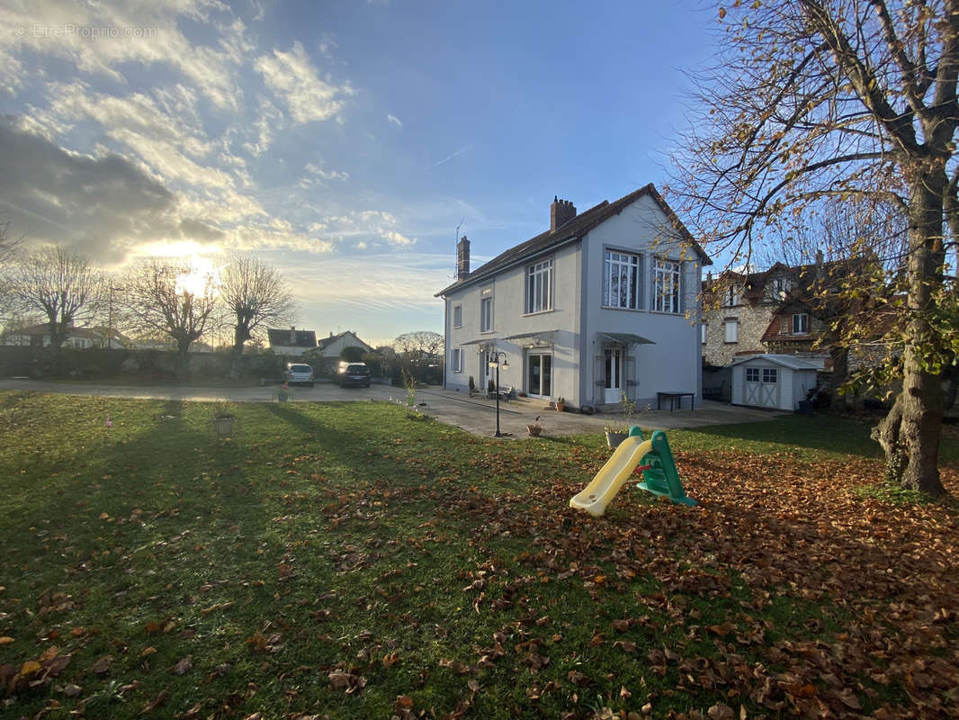 Maison à FRENEUSE