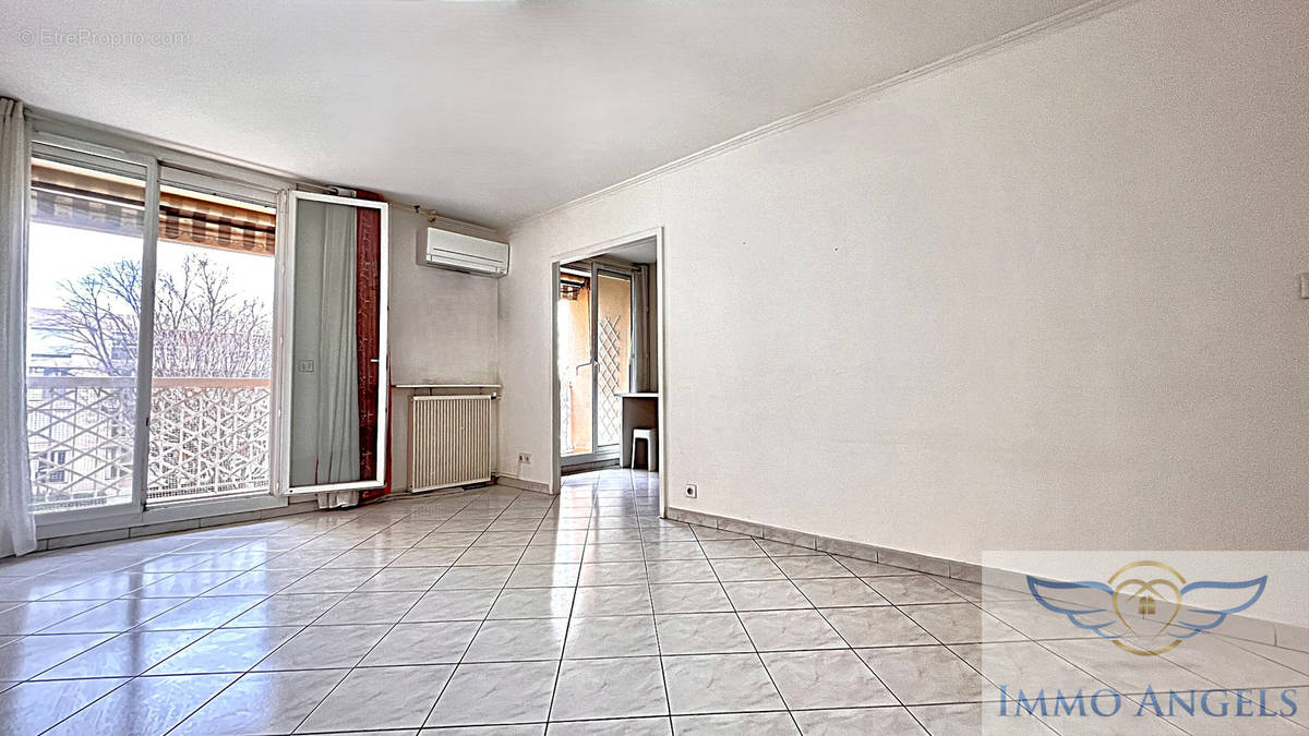 Appartement à MARSEILLE-12E