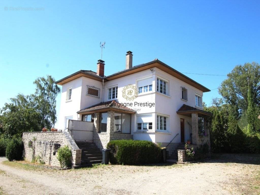 Maison à CUISERY