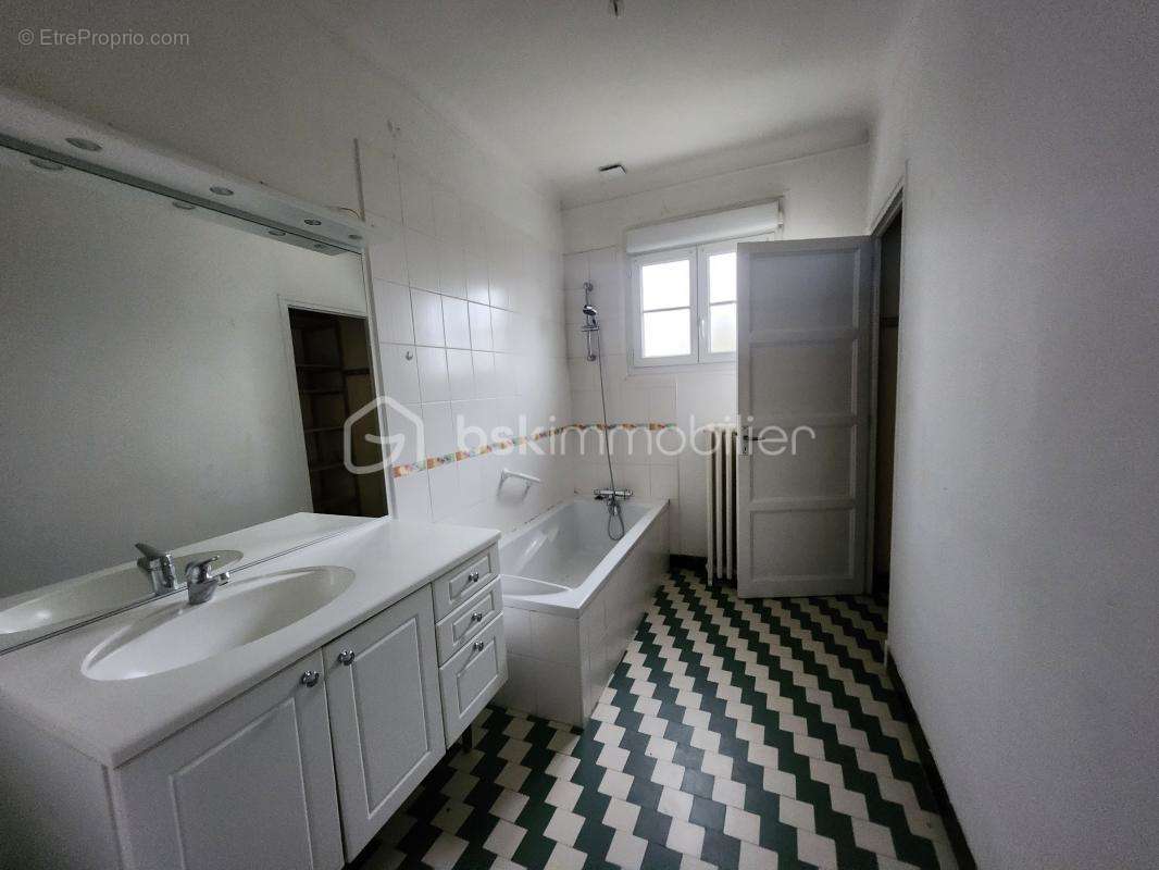 Appartement à FOURS