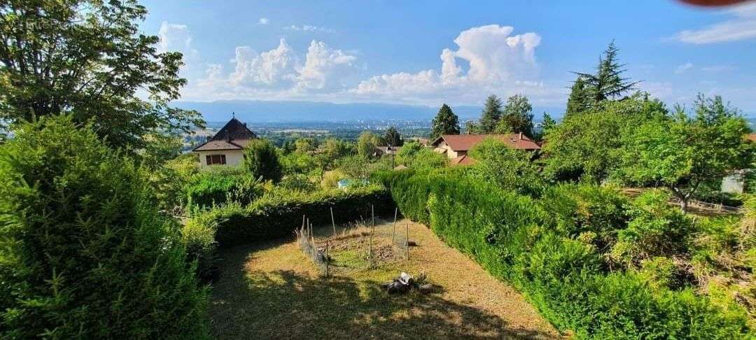 Maison à COLLONGES-SOUS-SALEVE