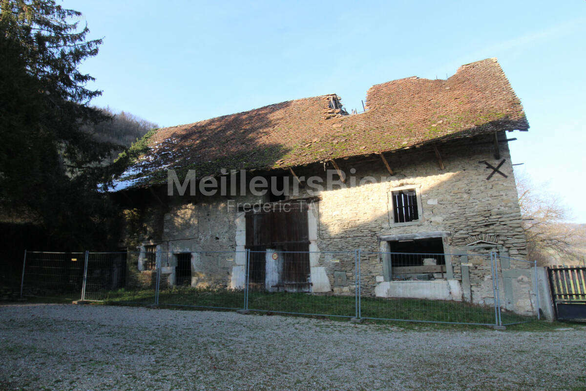 Maison à MIRIBEL-LES-ECHELLES