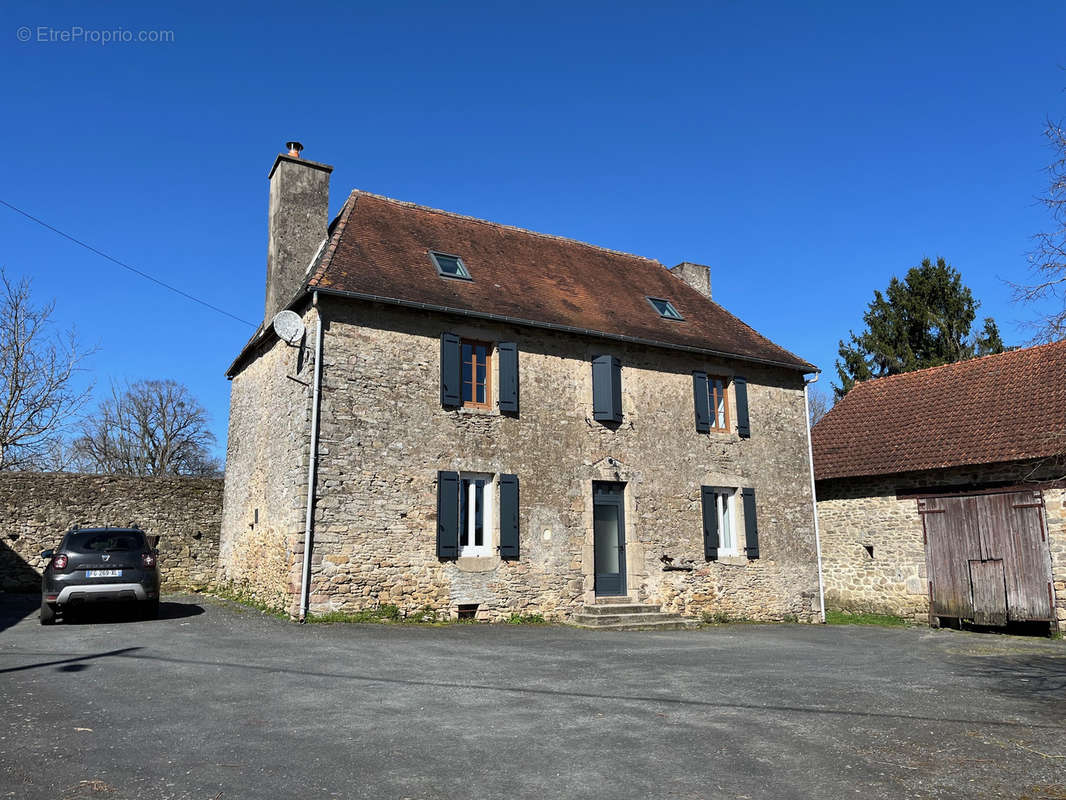 Maison à SAINT-YRIEIX-LA-PERCHE