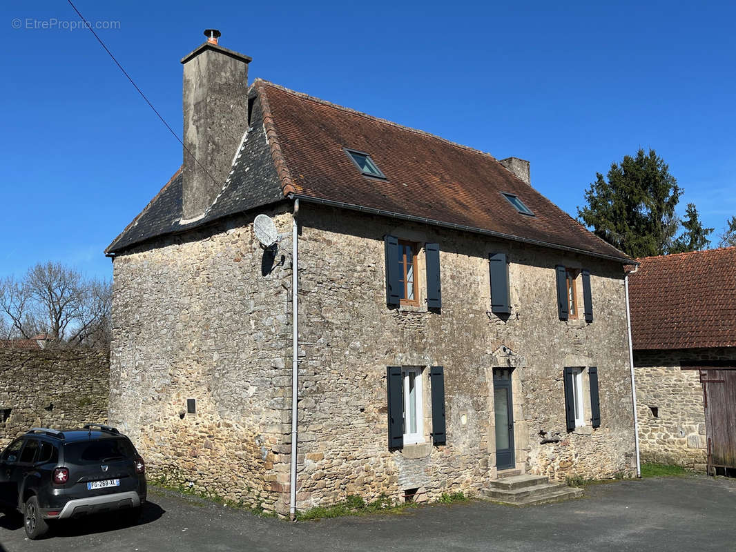 Maison à SAINT-YRIEIX-LA-PERCHE