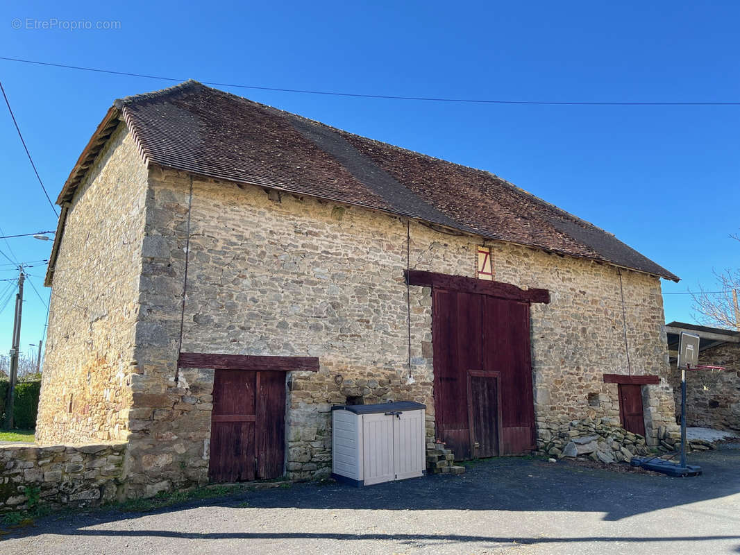 Maison à SAINT-YRIEIX-LA-PERCHE