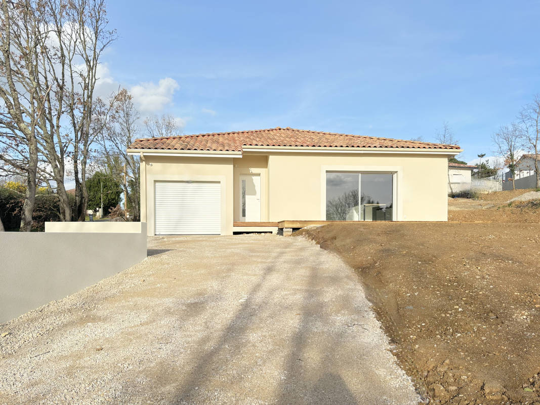 Maison à MONTBARTIER