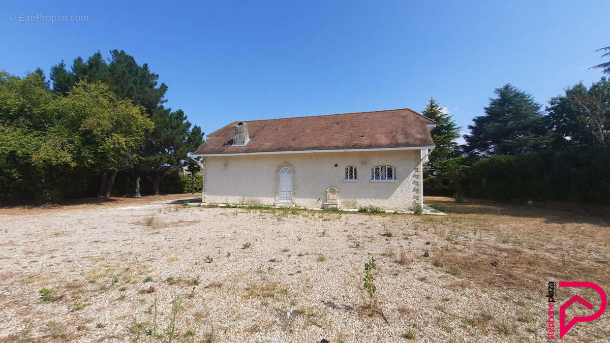 Maison à AMBARES-ET-LAGRAVE