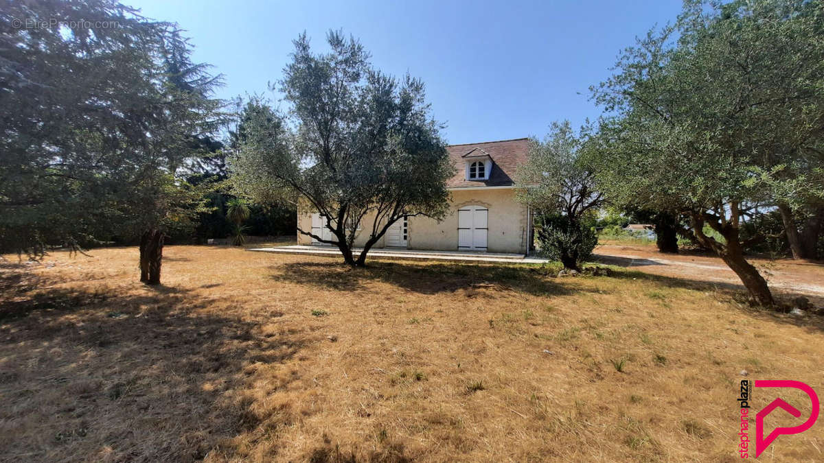 Maison à AMBARES-ET-LAGRAVE