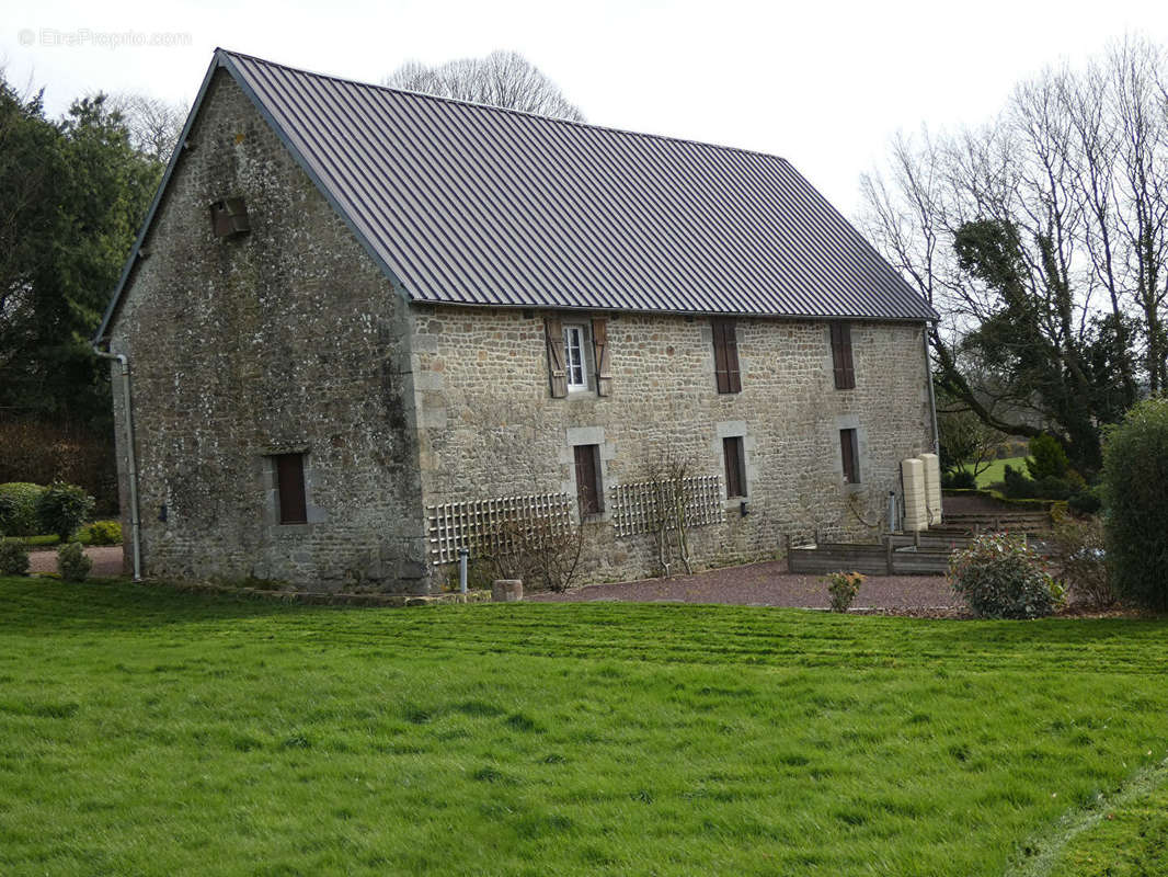 Maison à SAINT-CLEMENT-RANCOUDRAY