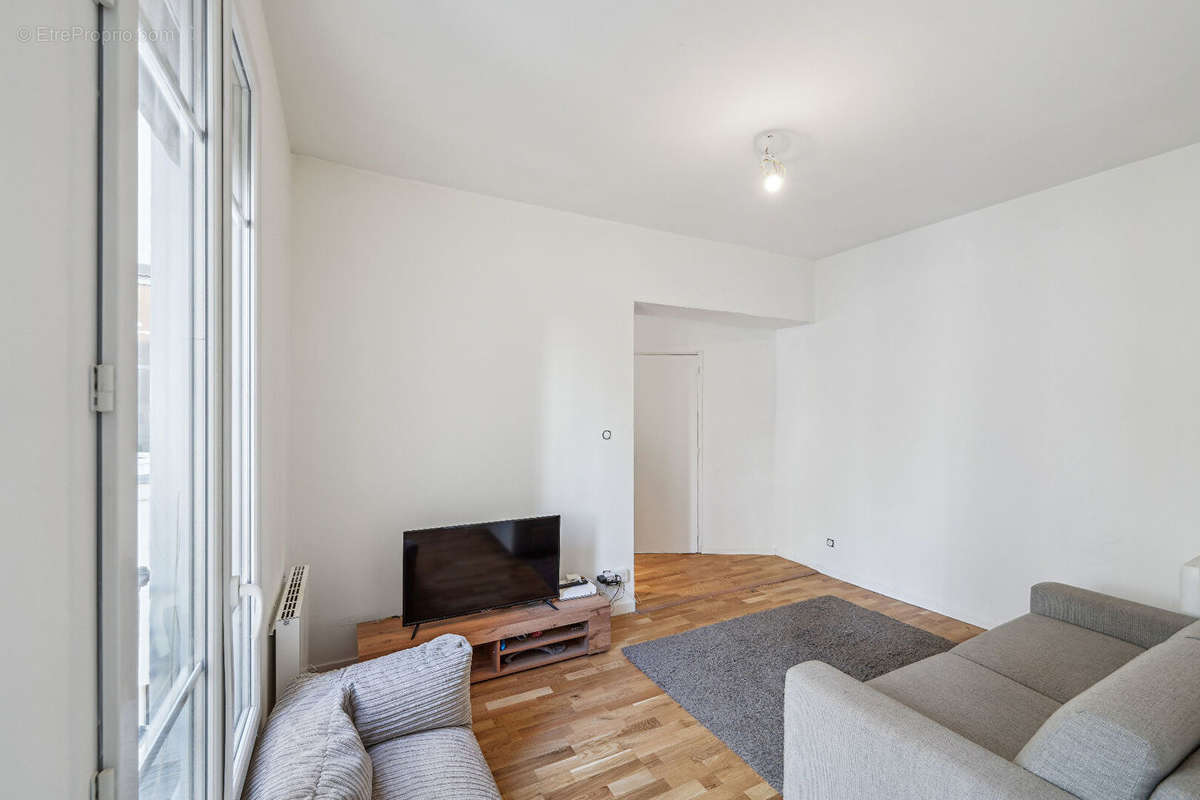 Appartement à PARIS-11E