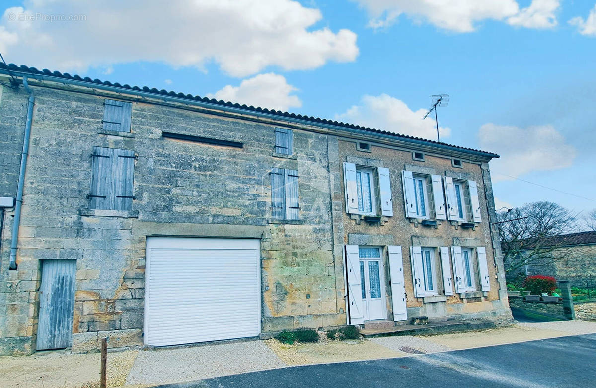 Maison à BOURG-CHARENTE