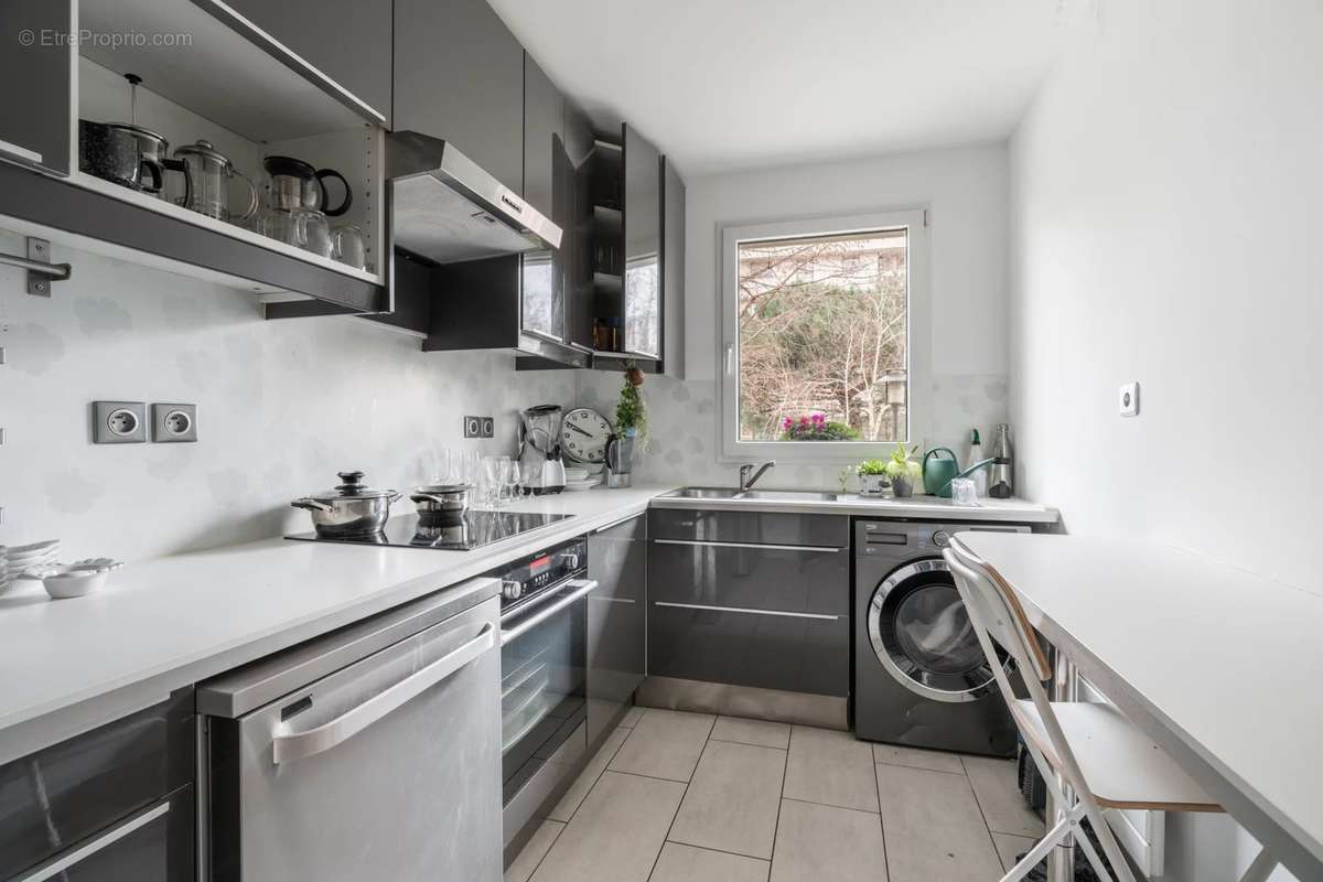 Appartement à LEVALLOIS-PERRET