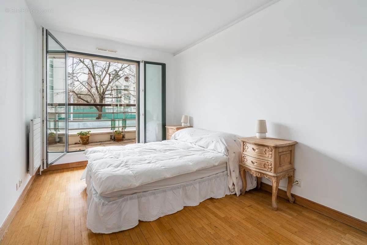 Appartement à LEVALLOIS-PERRET