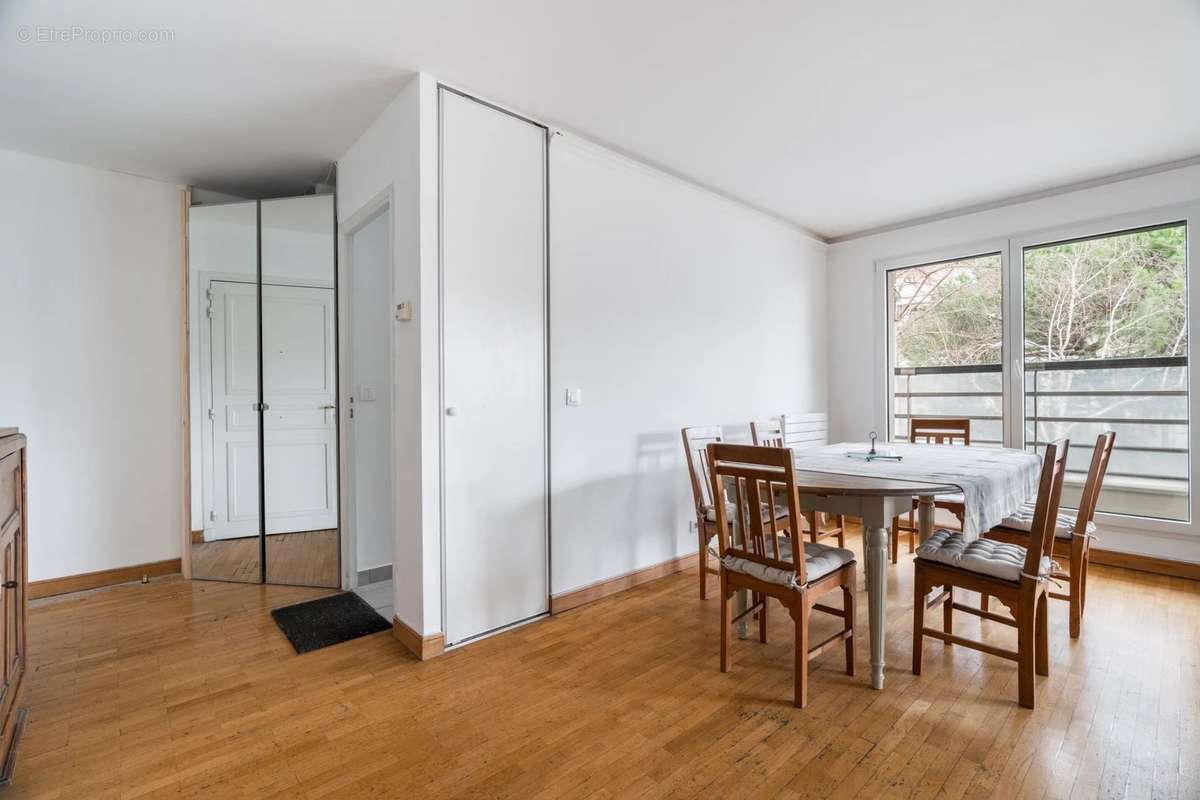 Appartement à LEVALLOIS-PERRET