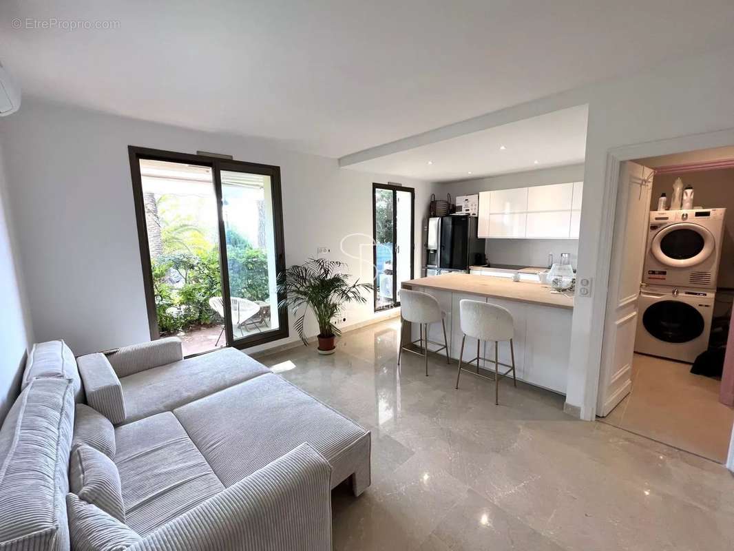 Appartement à VILLENEUVE-LOUBET