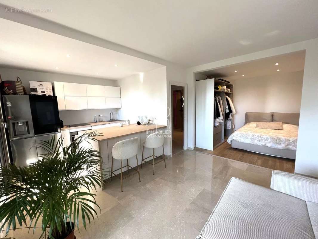 Appartement à VILLENEUVE-LOUBET