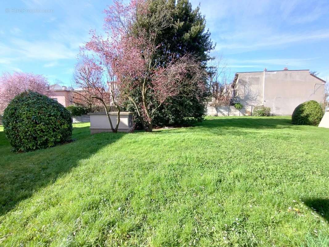 Appartement à LE RAINCY