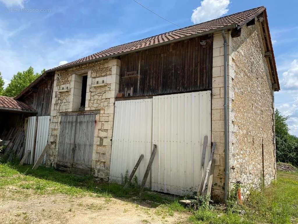 Maison à ANTONNE-ET-TRIGONANT