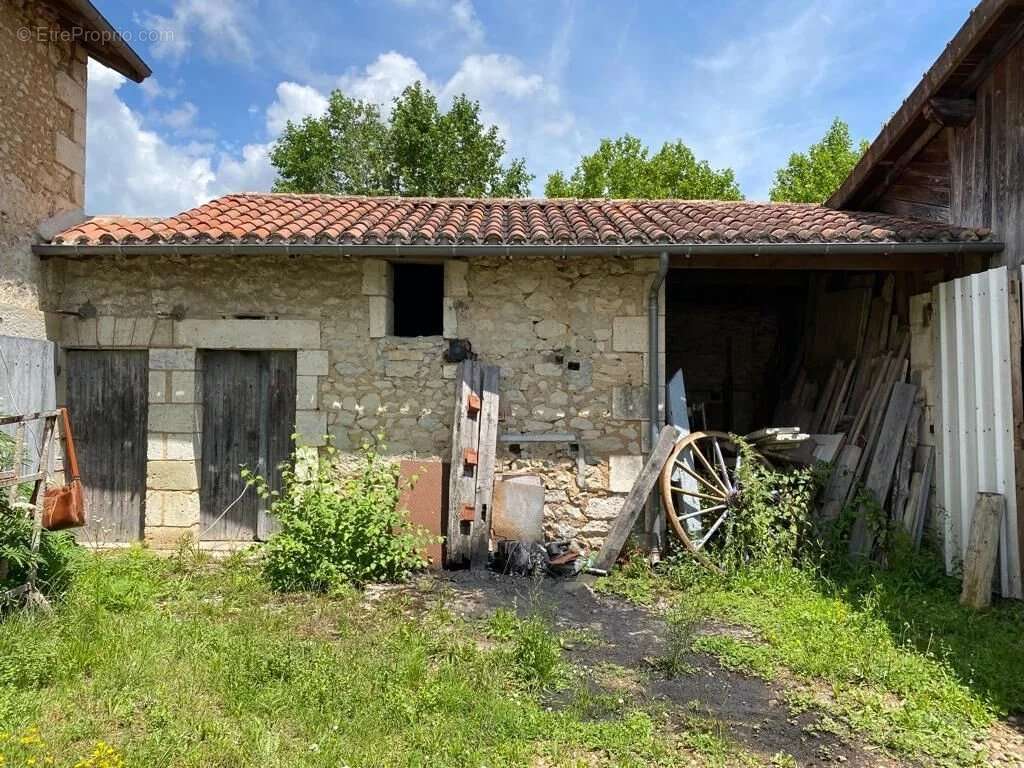 Maison à ANTONNE-ET-TRIGONANT