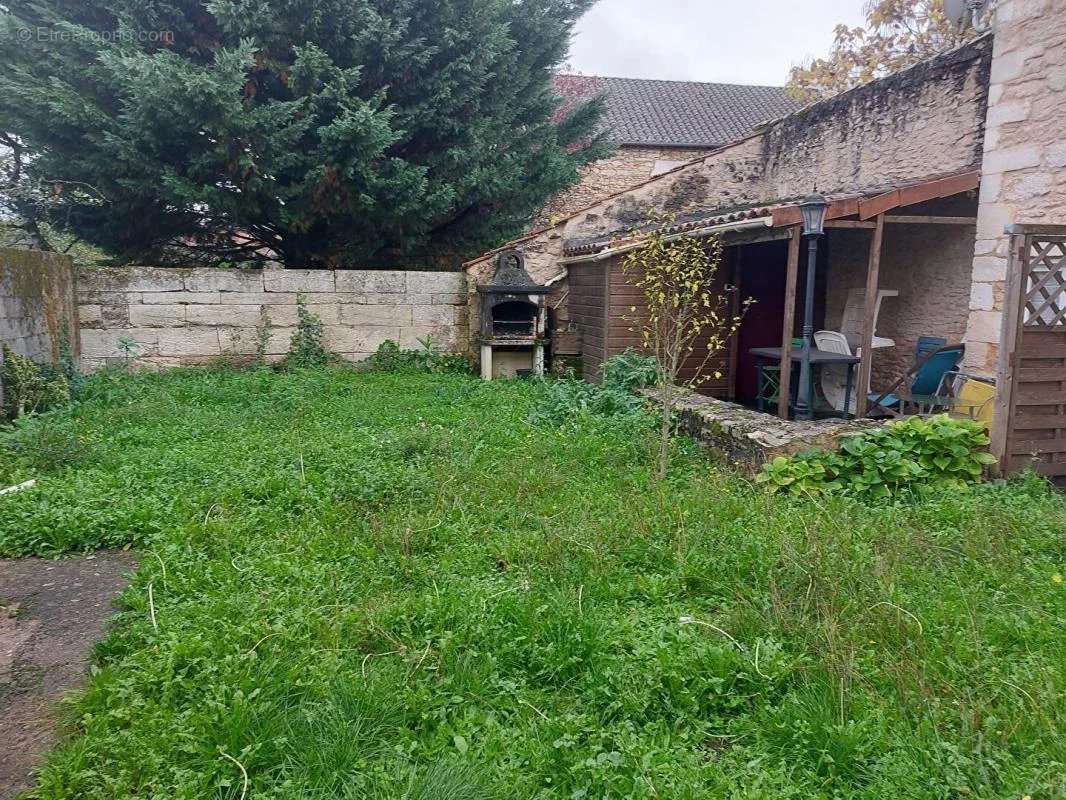 Appartement à SAVIGNAC-LES-EGLISES