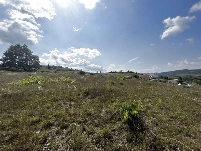 Terrain à DURBAN-CORBIERES