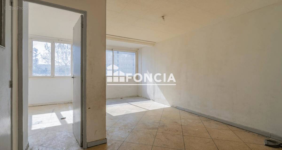 Appartement à MARSEILLE-9E