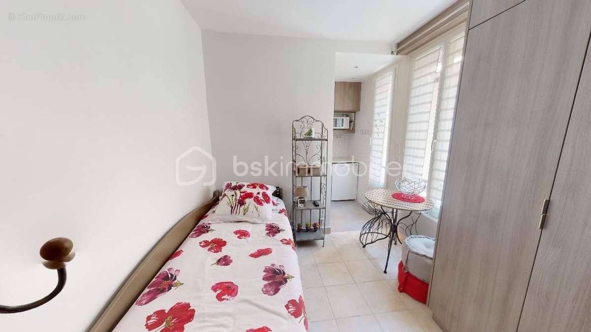 Appartement à PARIS-7E