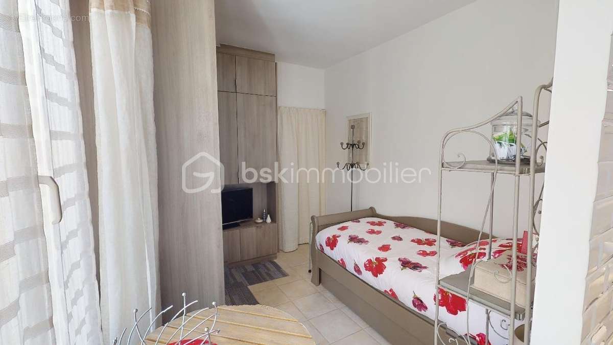 Appartement à PARIS-7E