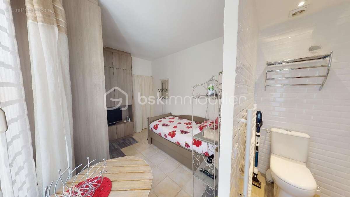 Appartement à PARIS-7E