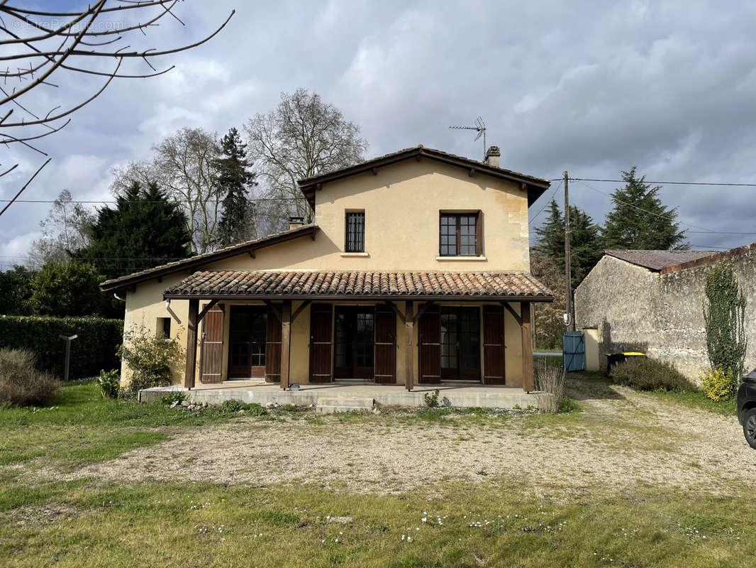 Maison à MONTCARET